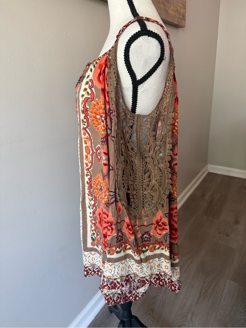 NWOT Angie Boho Floral Cold-Shoulder Peasant Tunic in Brown and Rust Size Large - Picture 4 of 9